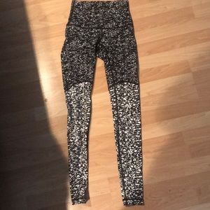 WunderUnder LuLulemon leggings. Never worn!!!